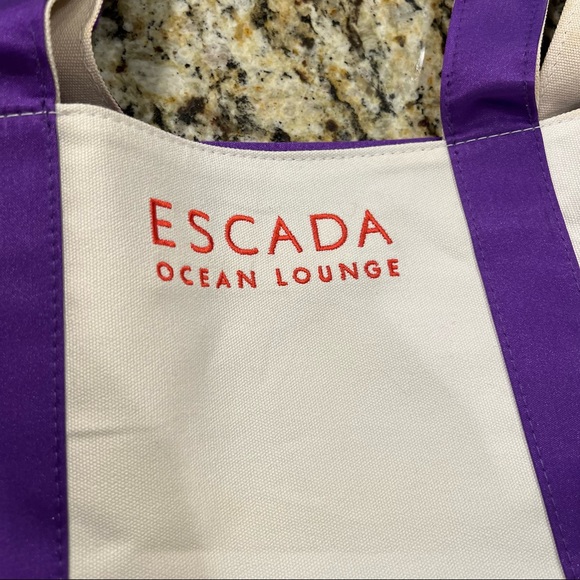 ESCADA Ocean Lounge Reversible Tote Bag NWOT 💜❤️ - Picture 8 of 10